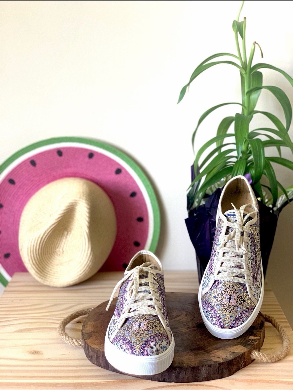 Vlyen - Women’s Handmade Fair Trade Turkish Carpet Stunning Sneakers- NWOT